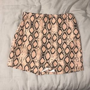 Missguided Snakeskin Patterned Envelope Skort